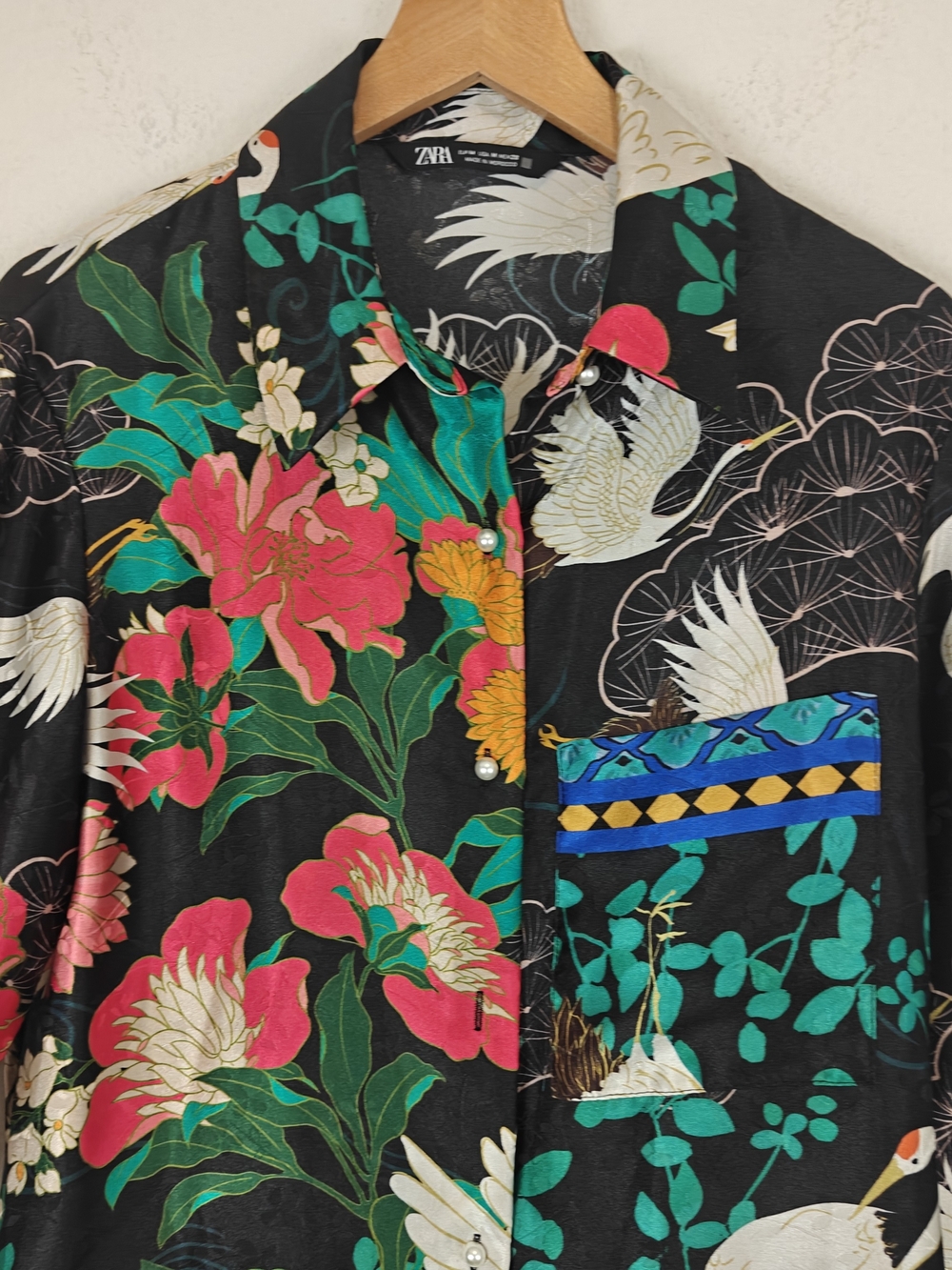 Zara Oriental Crane Satin Blouse Floral Bird Print Black Pink Green Size M - Picture 12 of 16